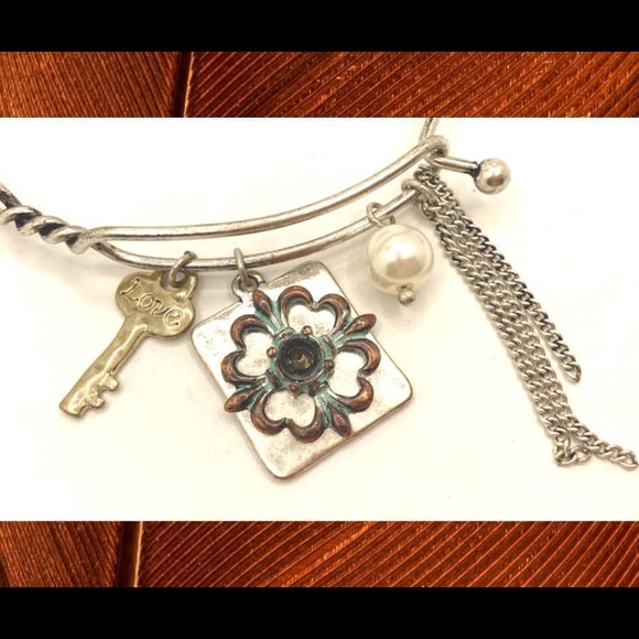 Charm bracelet - Mia Inspirations by Kim Min Sun - Picture 2 of 3